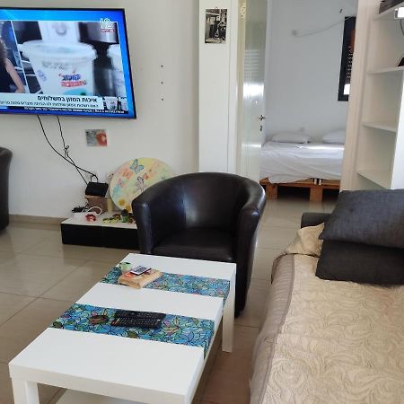 Family Master Nahariya Exterior foto