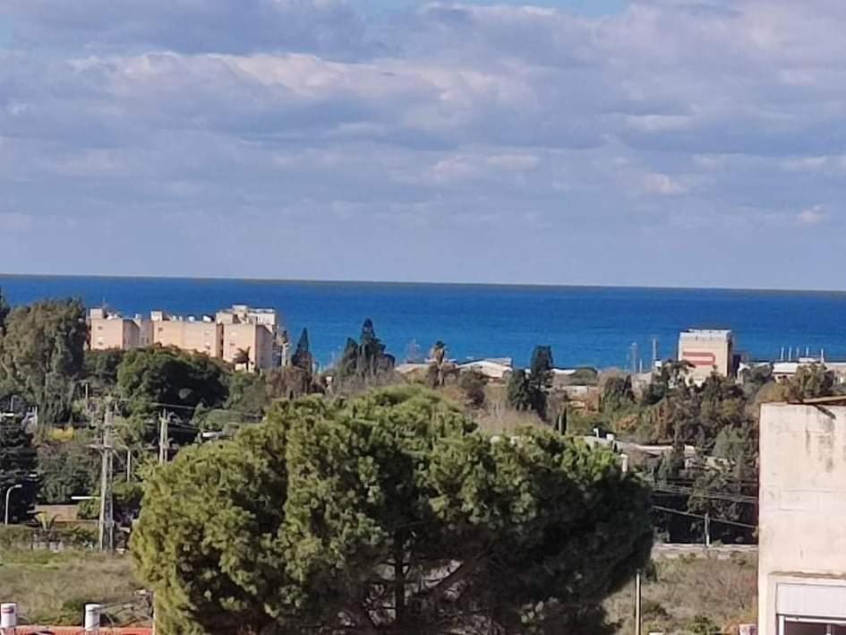 Family Master Nahariya Exterior foto
